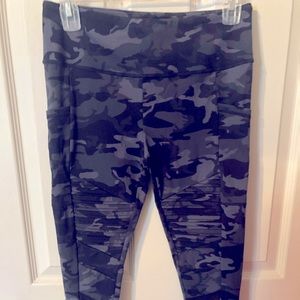 CVG Camo Capri Moto leggings